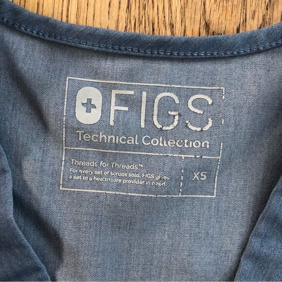 Figs Scrub Top - Picture 2 of 3